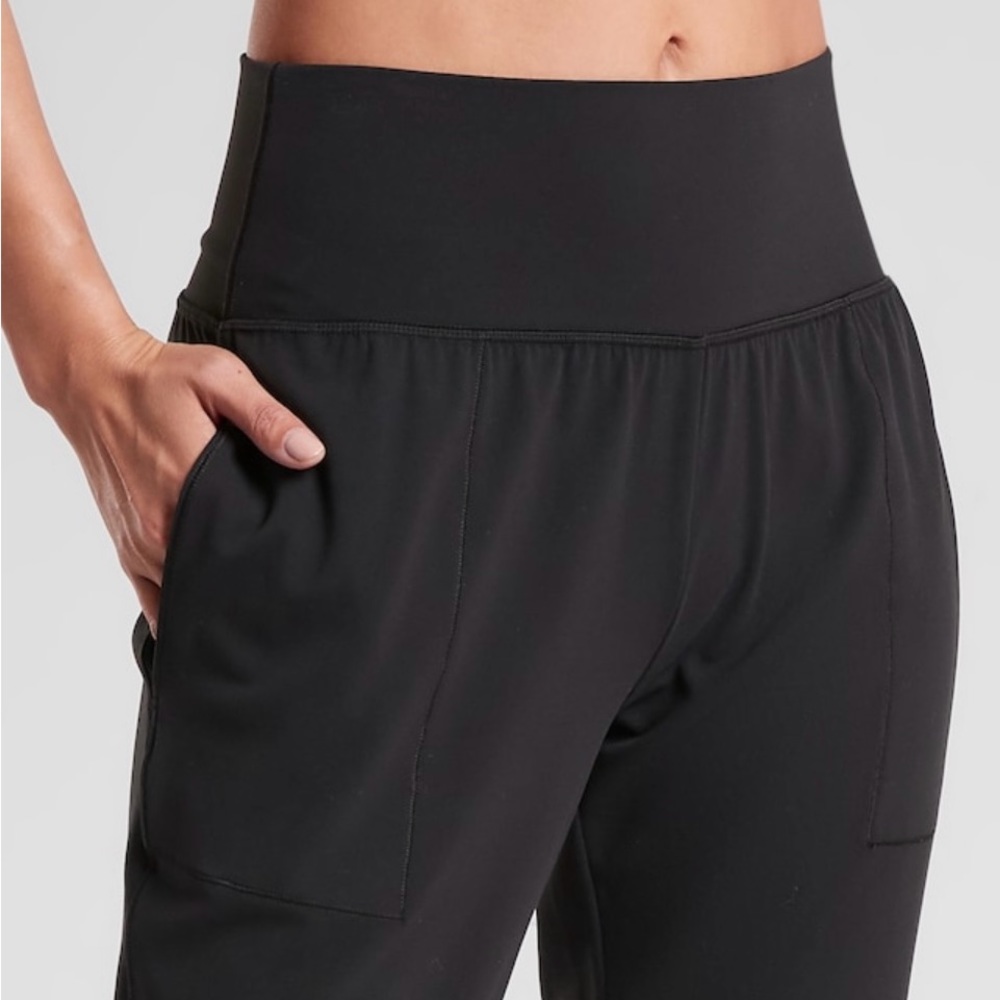 Athleta Salutation Jogger Black S NWT